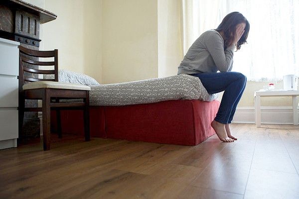 命令女病患「脫光光」原地跑步！大馬狼醫襲胸噁行曝光